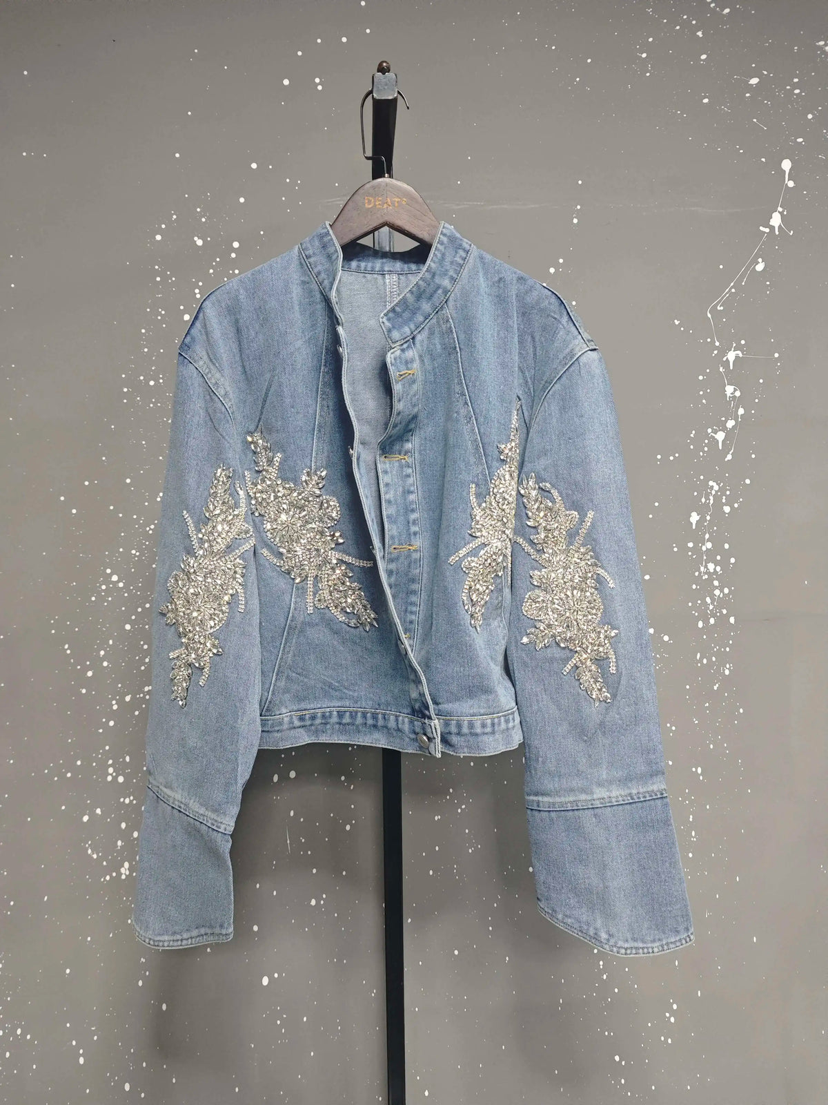 DEAT Women's Denim Coat Stand Collar Luxury Diamonds Shiny Female Buttonless Short Jackets 2026 Summer New Fashion 29A376