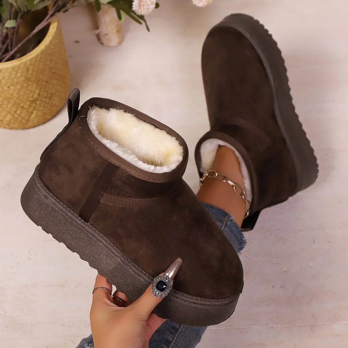 Real Sheepskin Wool Low-cut Warm Comfortable Shoes Women Fashion Short Shoes 2025 New Winter Warm Boots Fur Ladies Snow Boots