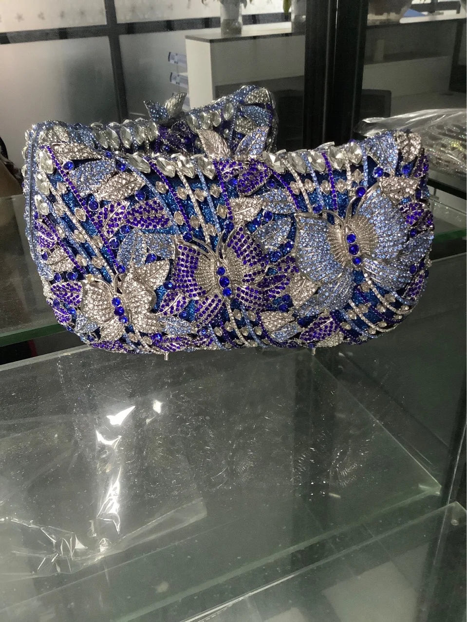 Hollow Out Women Evening Bag Gold Crystal Banquet Handbag Luxury Diamond Clutch Purse Wedding Bride Bags Elegant Dinner Bag