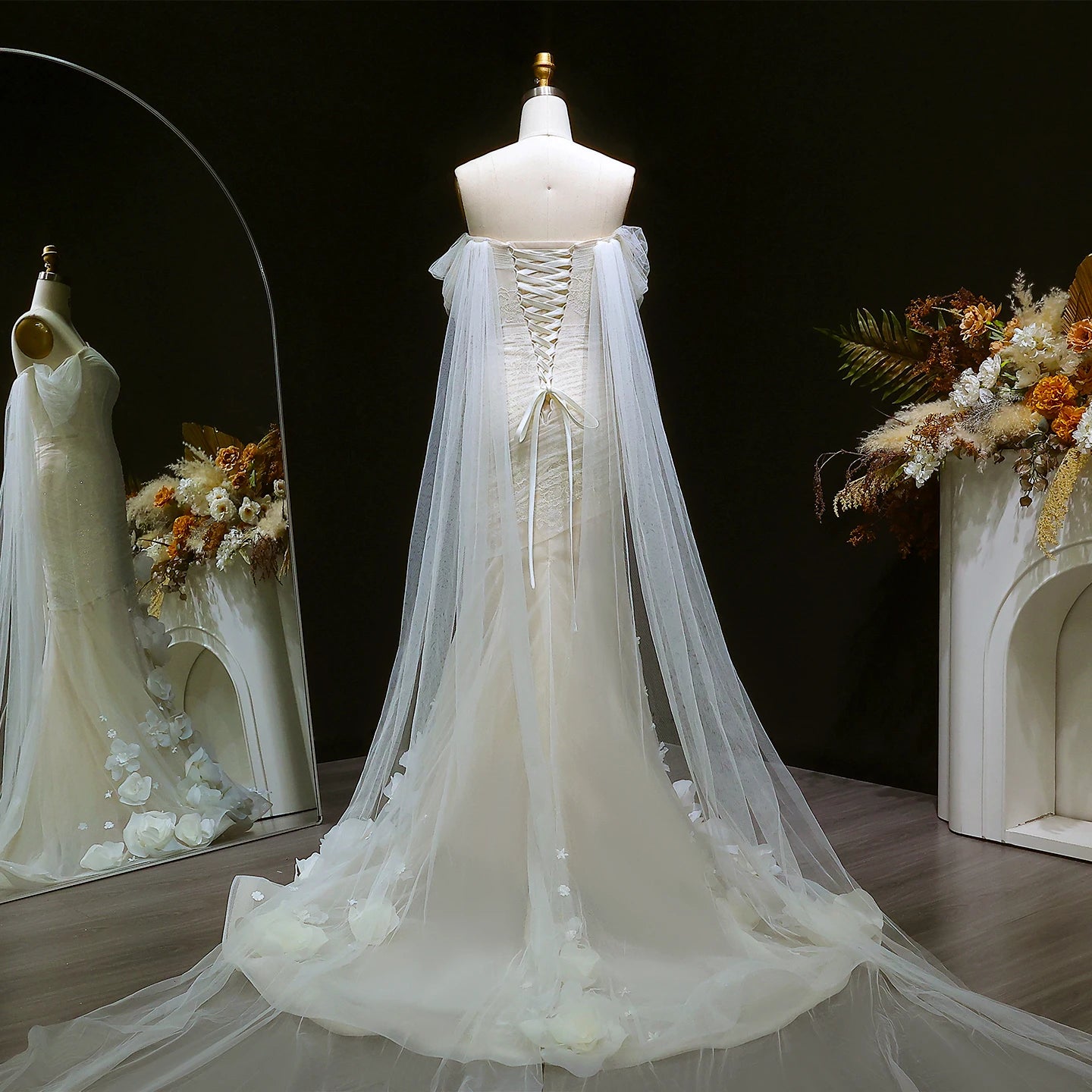 Sheer Fairy Women' s Elegant Wedding Dresses Off-Shoulder Draped 3D Floral Bridal Gowns Strapless Ruched Tulle SW653 Customized