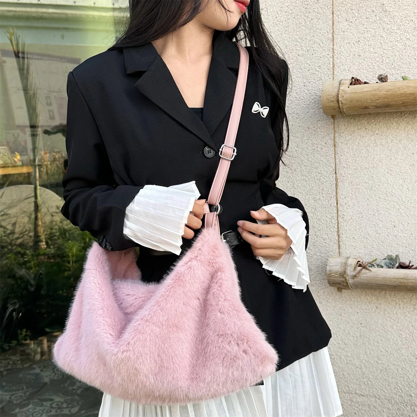 Women's Plush Crossbody Bag Single Shoulder Handbag Large Capacity Casual Autumn Winter Fur Bag Fashionable All-Match Bag