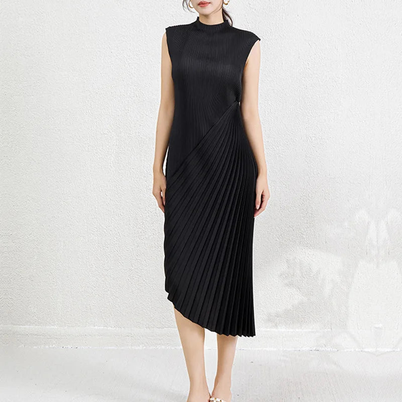 High-end women's summer dresses, sophisticated and stylish new styles, solid color, irregular patchwork, elegant evening gowns.