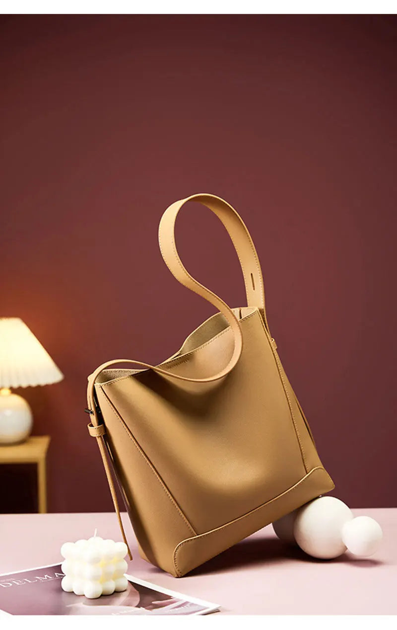 Cowhide Women's Shoulder Bag Fashion Trend Luxury Designer Bucket Bags Large Capacity Genuine Leather Women Crossbody Bags