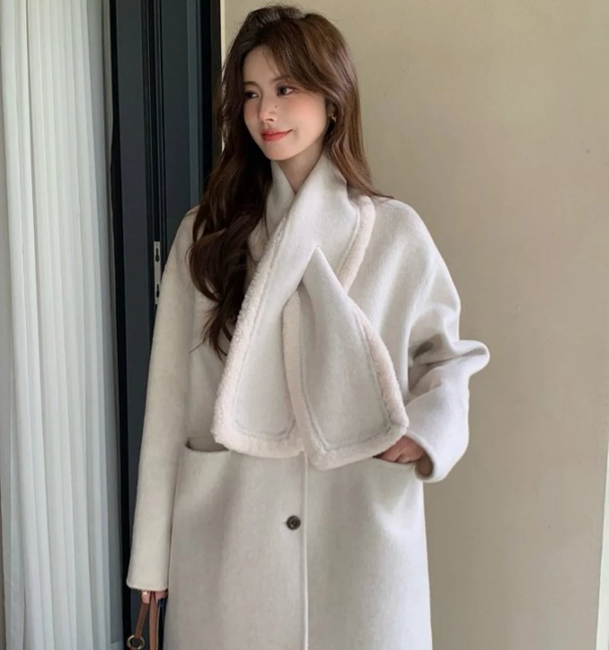 Autumn and winter hot fashion round neck scarves, medium to long styles, small women's double-sided wool coats with temperament,