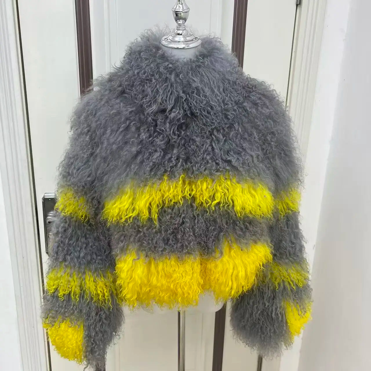 Aulande New Women Winter 100% Real Fur Mongolian Sheepskin Coats Short  40 CM Standing Coller Fashion High Quality Sheep Jacket