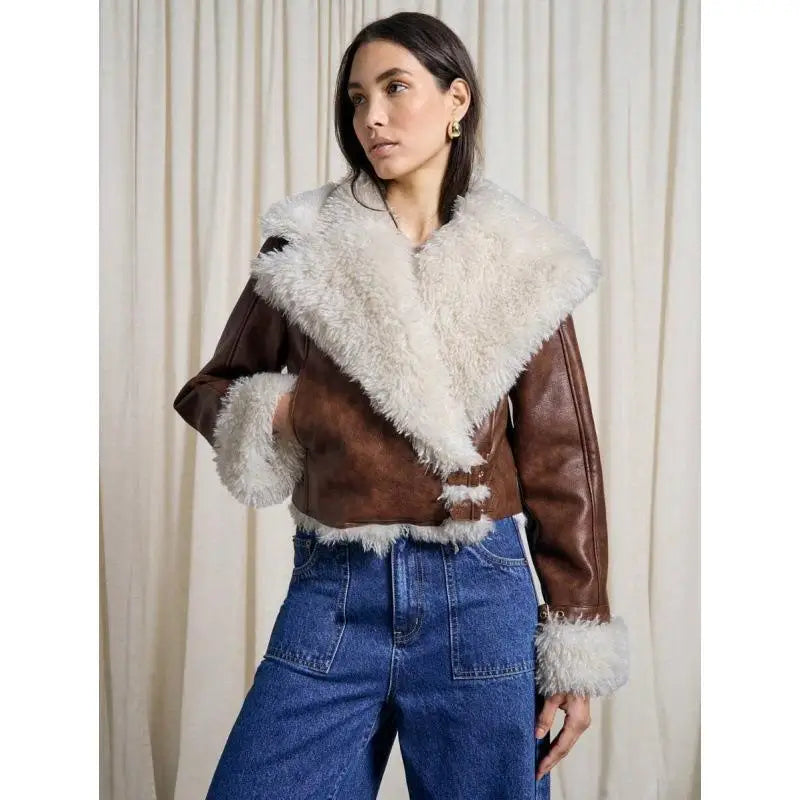 Women Brown Faux Leather Cropped Jacket  Lapel Collar Fur‑Trimmed Cuff Buckle Decor Zip‑Up Thick Warm Coat Lady Winter Outerwear