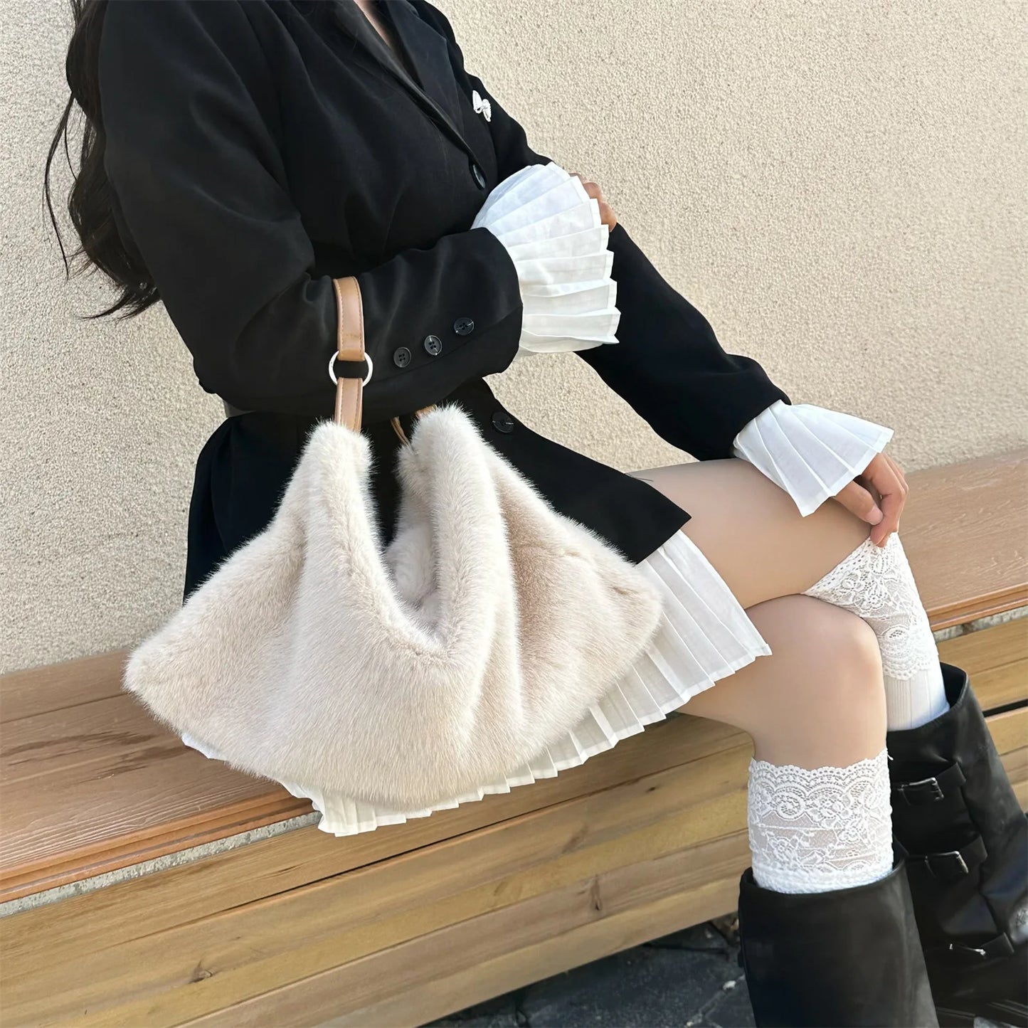 Women's Plush Crossbody Bag Single Shoulder Handbag Large Capacity Casual Autumn Winter Fur Bag Fashionable All-Match Bag
