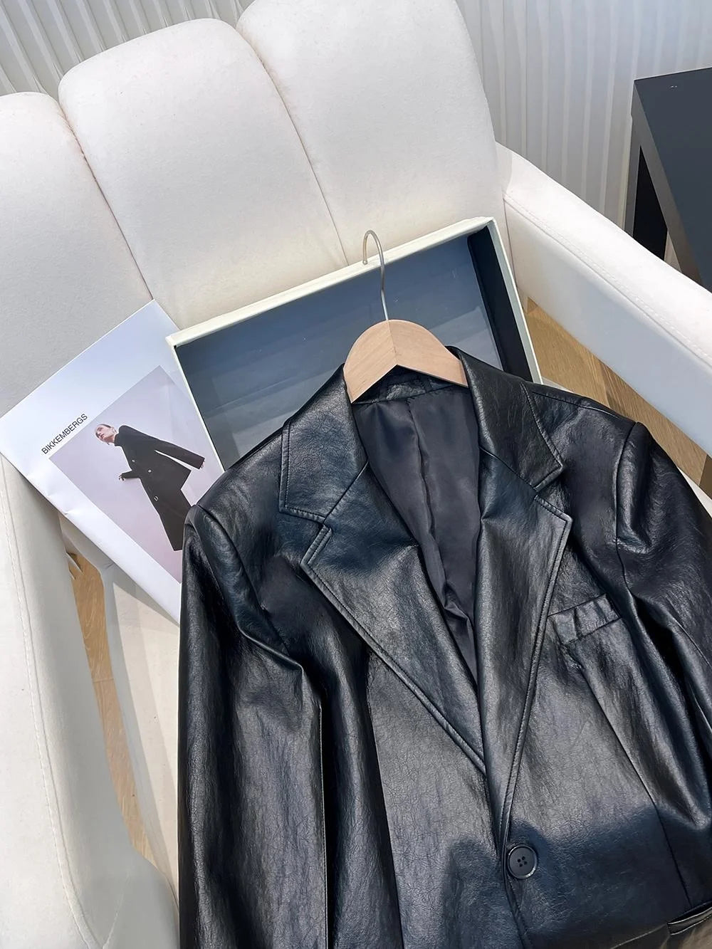 Black Leather Jacket Women's Autumn 2026 New Korean Loose High-End Feeling Personality Suiting PU Material Top Trendy