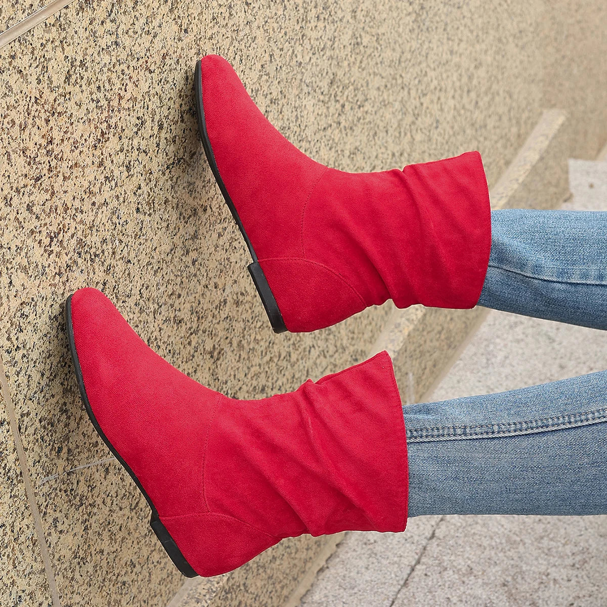 One-Step Women's Nude Boots Fashionable and Casual Stacked Elastic Flat Low-Tube Women's Boots Pleated Solid Color Round Head
