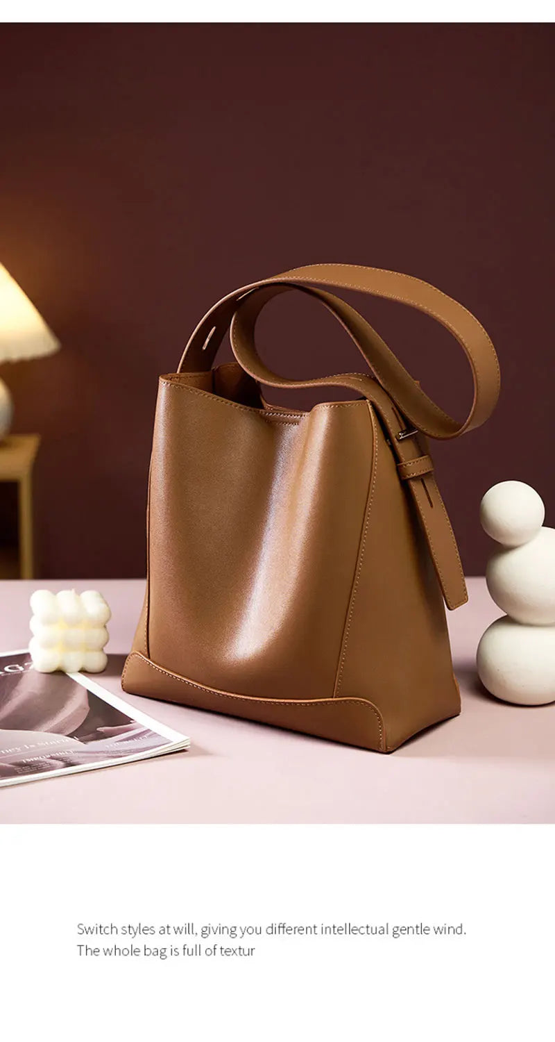 Cowhide Women's Shoulder Bag Fashion Trend Luxury Designer Bucket Bags Large Capacity Genuine Leather Women Crossbody Bags