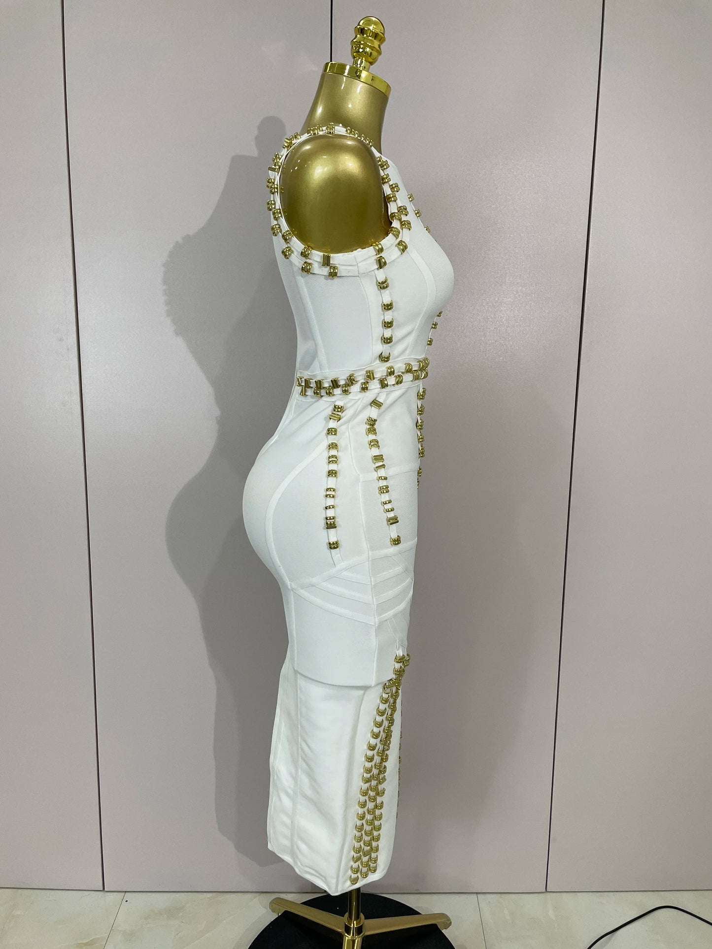 Elegance White Metal Buckle O Neck Sleeveless Bodycon Bandage Dress Women Celebrate Evening Prom Birthday Party Dress Vestido