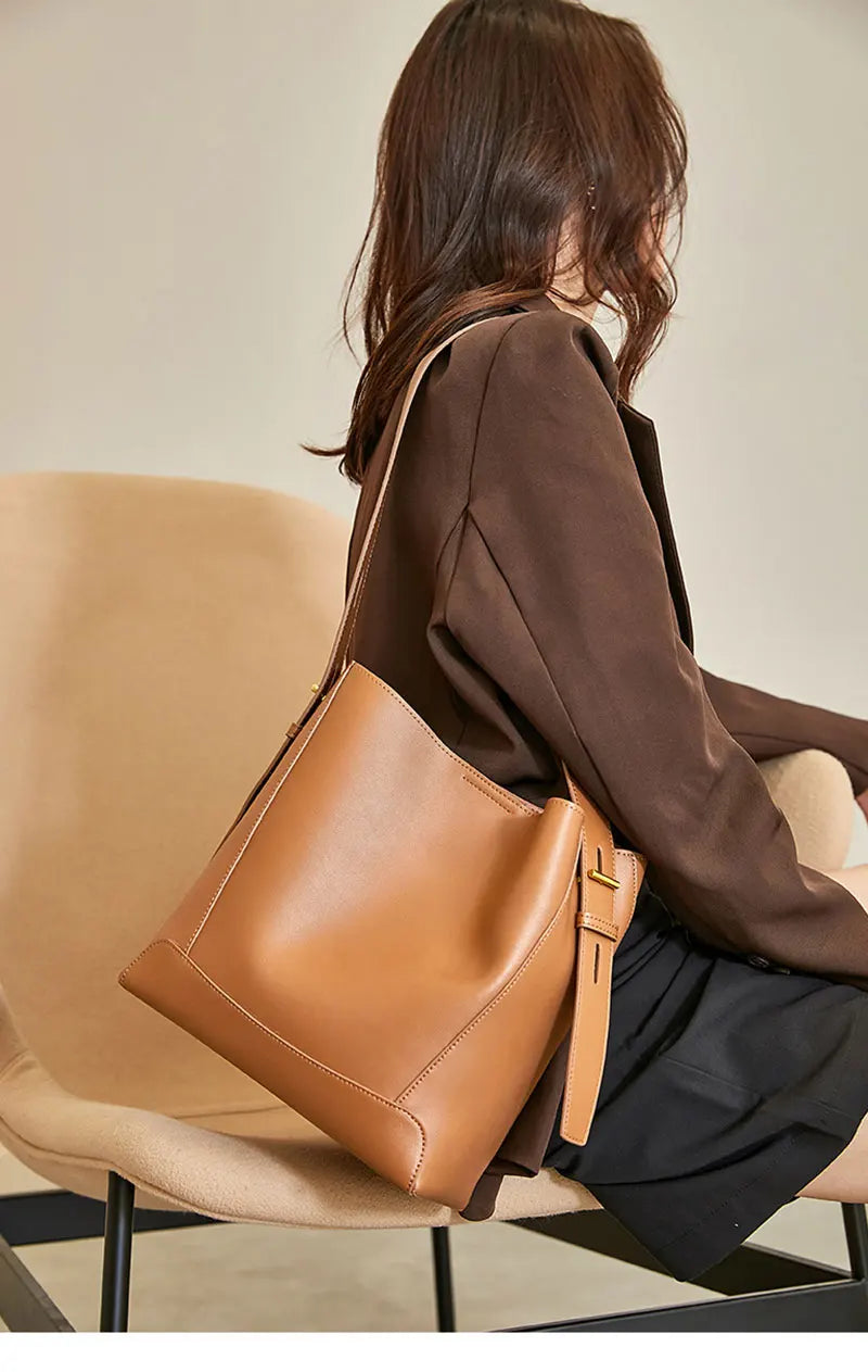 Cowhide Women's Shoulder Bag Fashion Trend Luxury Designer Bucket Bags Large Capacity Genuine Leather Women Crossbody Bags