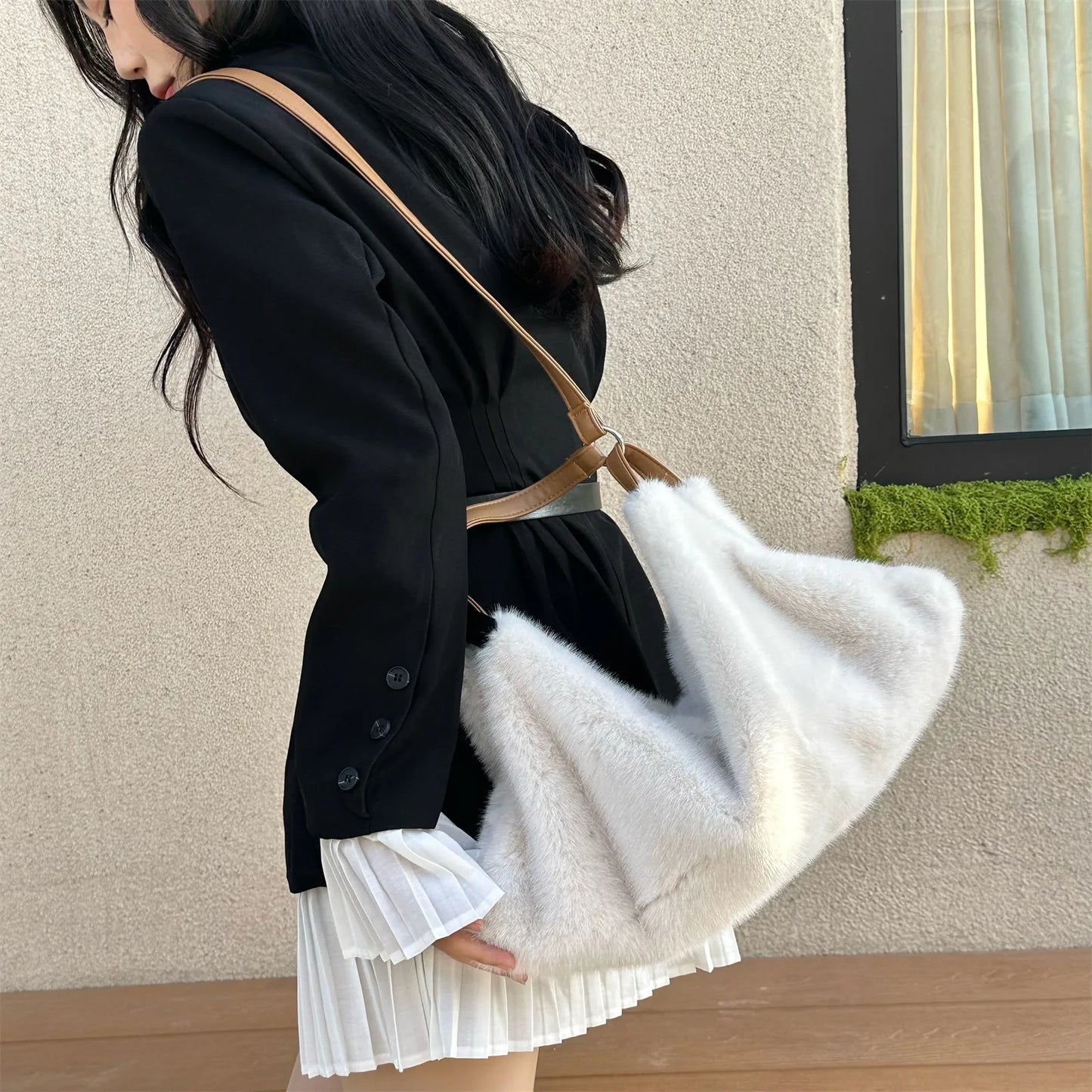 Women's Plush Crossbody Bag Single Shoulder Handbag Large Capacity Casual Autumn Winter Fur Bag Fashionable All-Match Bag