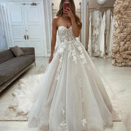 Charming Strapless Wedding Dresses For Bride 2025 Backless Sleeveless Robe De Mariée Women Personalized Customization
