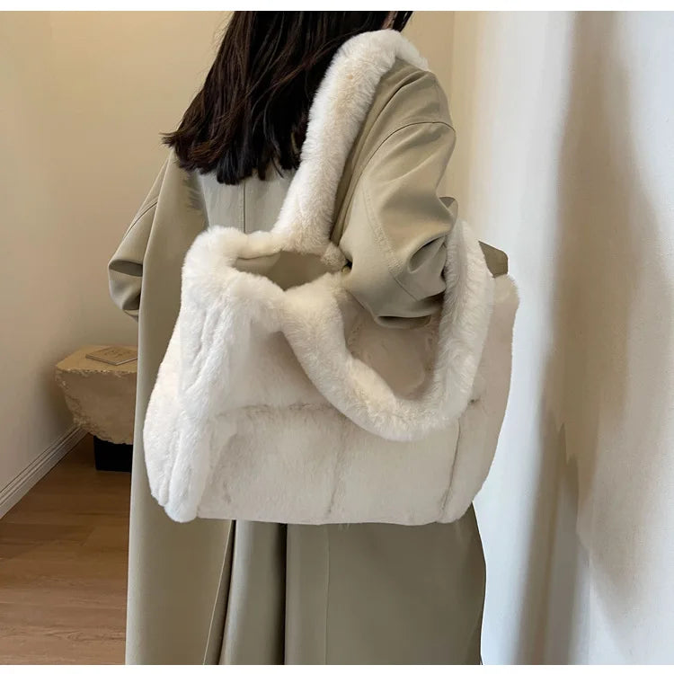 New plush women's handbag, large capacity shoulder bag, suitable for shopping and shopping, winter women's armpit bag
