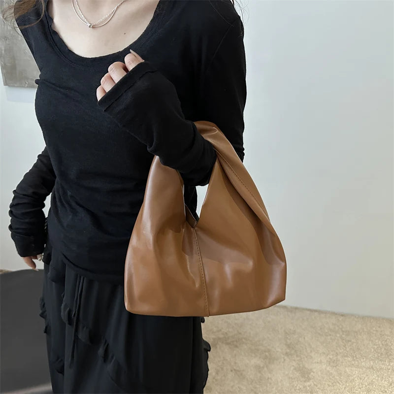 Elegant Folded Cloud Women's Handbag Trendy Minimalist PU Leather Tote Bag Soft Surface Magnetic Buckle Closure Casual Use