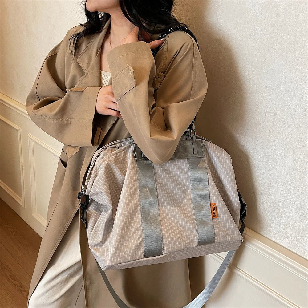 Geometric Design Travelling Shoulder Crossbody Gym Bags For Women Wet and Dry Separated Large Capacity Shopper Handbag For Sport