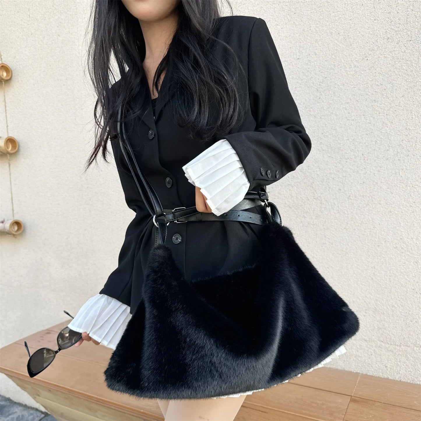 Women's Plush Crossbody Bag Single Shoulder Handbag Large Capacity Casual Autumn Winter Fur Bag Fashionable All-Match Bag