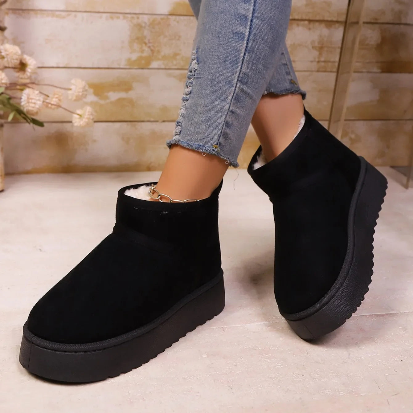 Real Sheepskin Wool Low-cut Warm Comfortable Shoes Women Fashion Short Shoes 2025 New Winter Warm Boots Fur Ladies Snow Boots