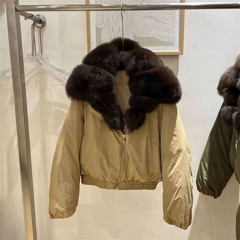 New winter style short down jacket with fox fur collar, high-quality fashion suede jacket, loose fit, thick and warm fur coat.