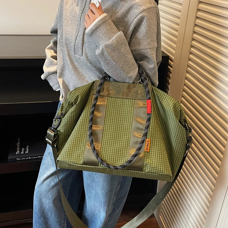 Geometric Design Travelling Shoulder Crossbody Gym Bags For Women Wet and Dry Separated Large Capacity Shopper Handbag For Sport