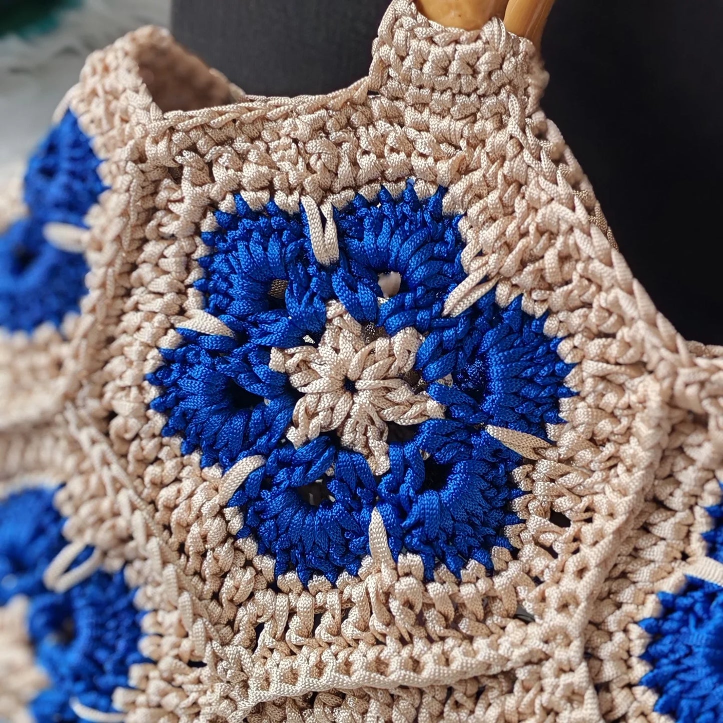 Handmade Crochet Granny Square Tote Bag with Bamboo-Style Handle, Vintage Woven Flower Pattern Shoulder Purse for Women