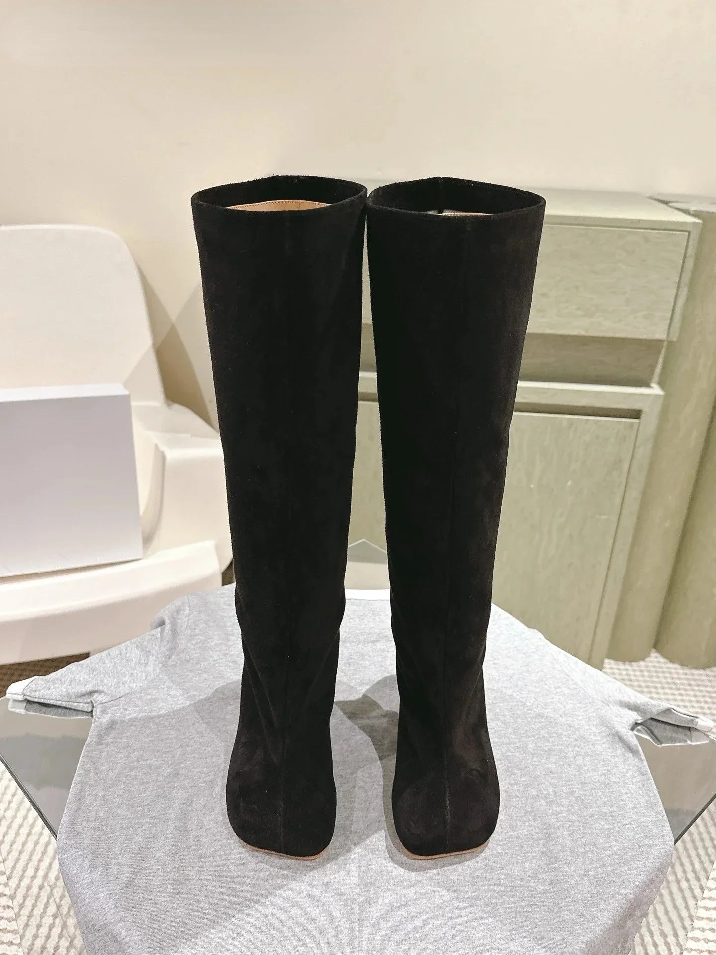 2025Women's Autumn and Winter New Slim Fit High Heels Knee High Boots Fashionable Plus Size Medium Long Boots Knight Boots
