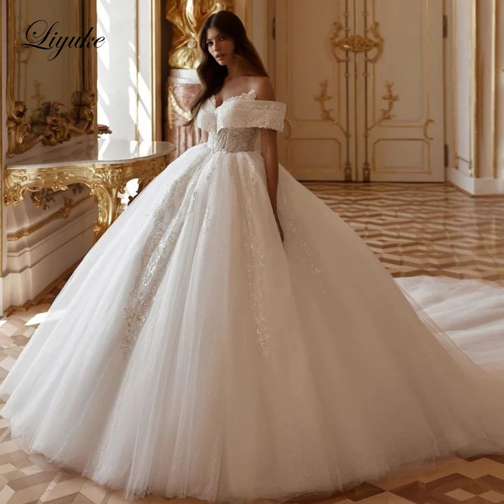 Liyuke Customize Made Luxury Off Shoulder Sleeves Ball Gown Princess Wedding Dress Stunning Appliques Lace Bridal Gowns Vestido