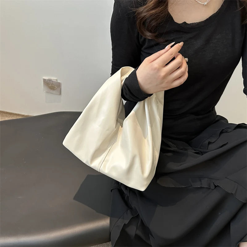 Elegant Folded Cloud Women's Handbag Trendy Minimalist PU Leather Tote Bag Soft Surface Magnetic Buckle Closure Casual Use