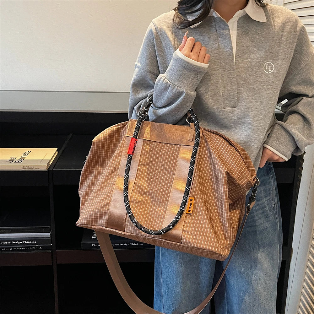 Geometric Design Travelling Shoulder Crossbody Gym Bags For Women Wet and Dry Separated Large Capacity Shopper Handbag For Sport