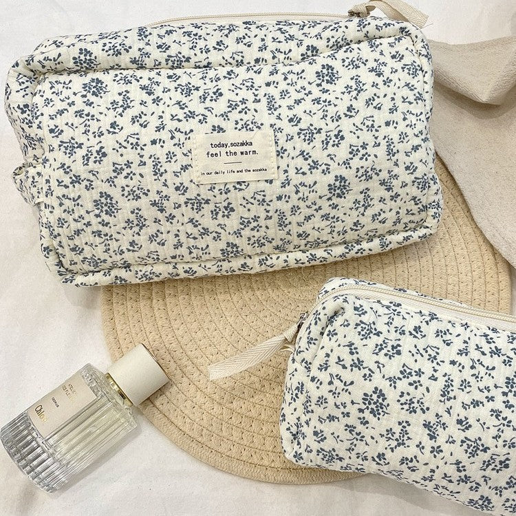 Neceser grande con estampado floral de manzano silvestre azul