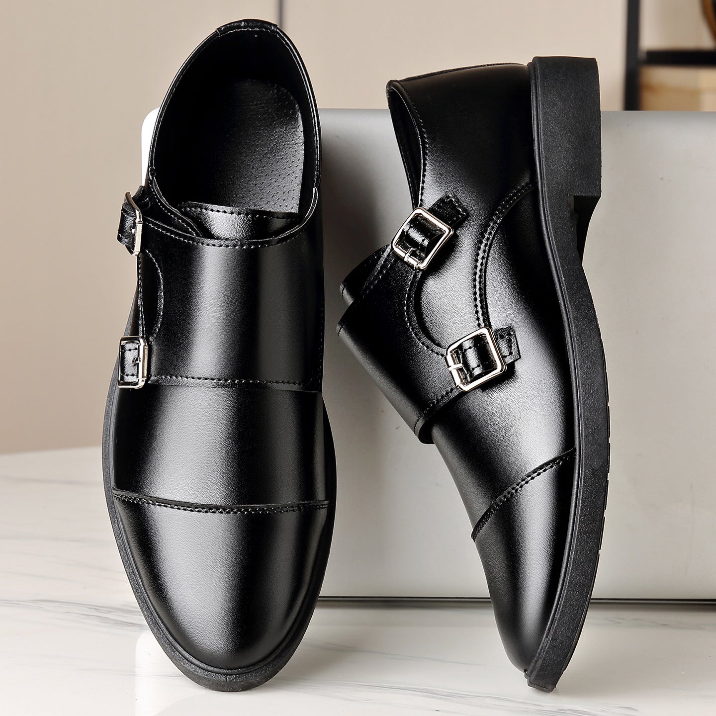 Zapatos de cuero slip-on metálicos para hombre de talla grande y suela blanda que combinan con todo