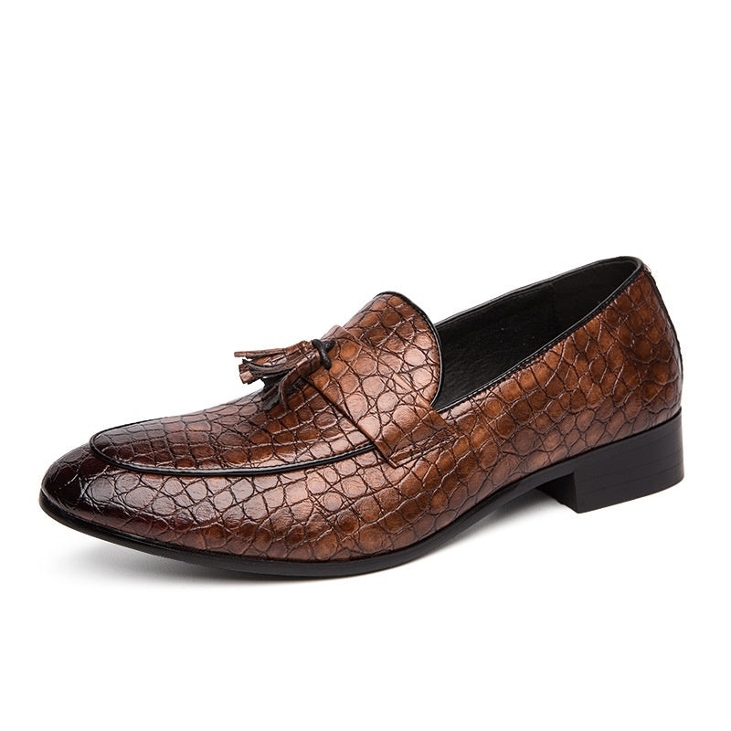 Zapatos de hombre elegantes de cuero transpirable con puntera puntiaguda y borlas