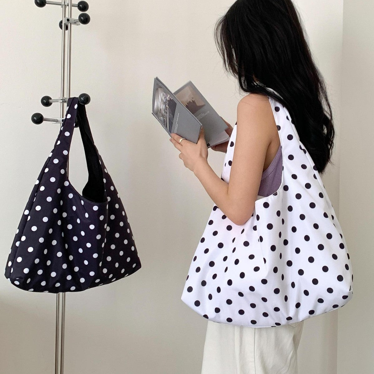 Bolso de hombro redondo de lunares estilo japonés para mujer