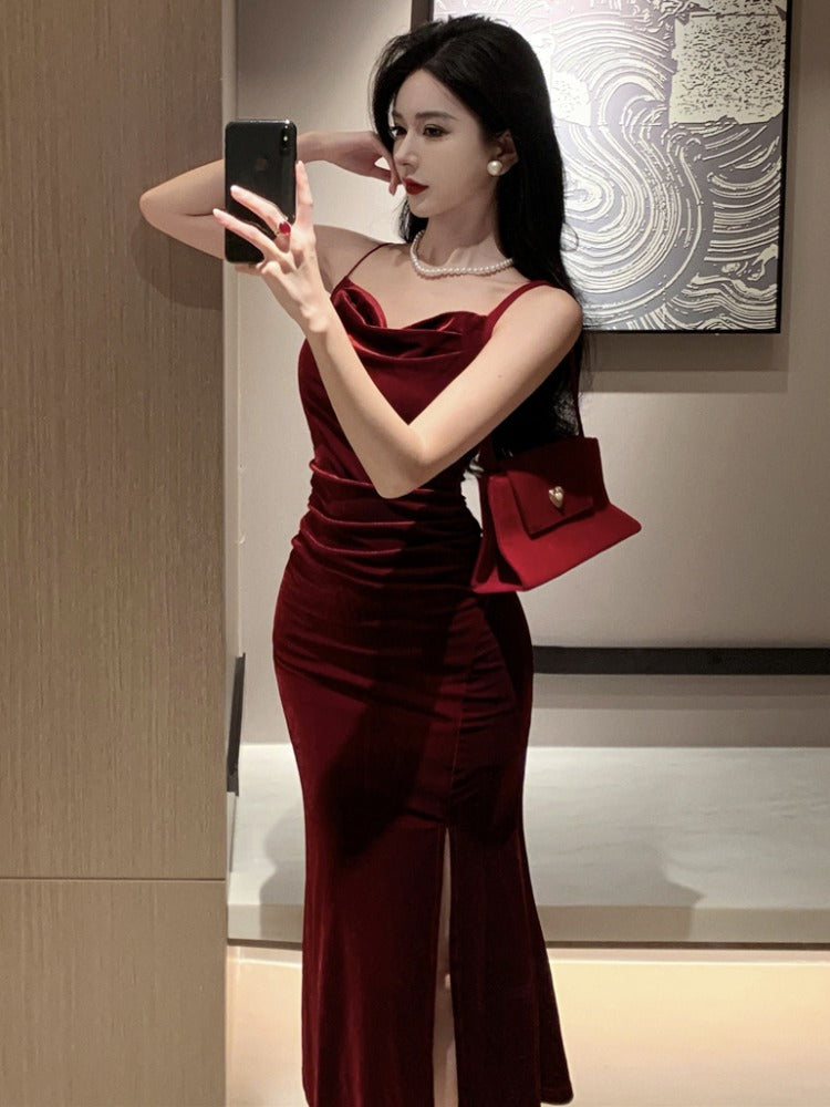 Vestido largo ajustado de sirena para mujer de terciopelo dorado con tirantes