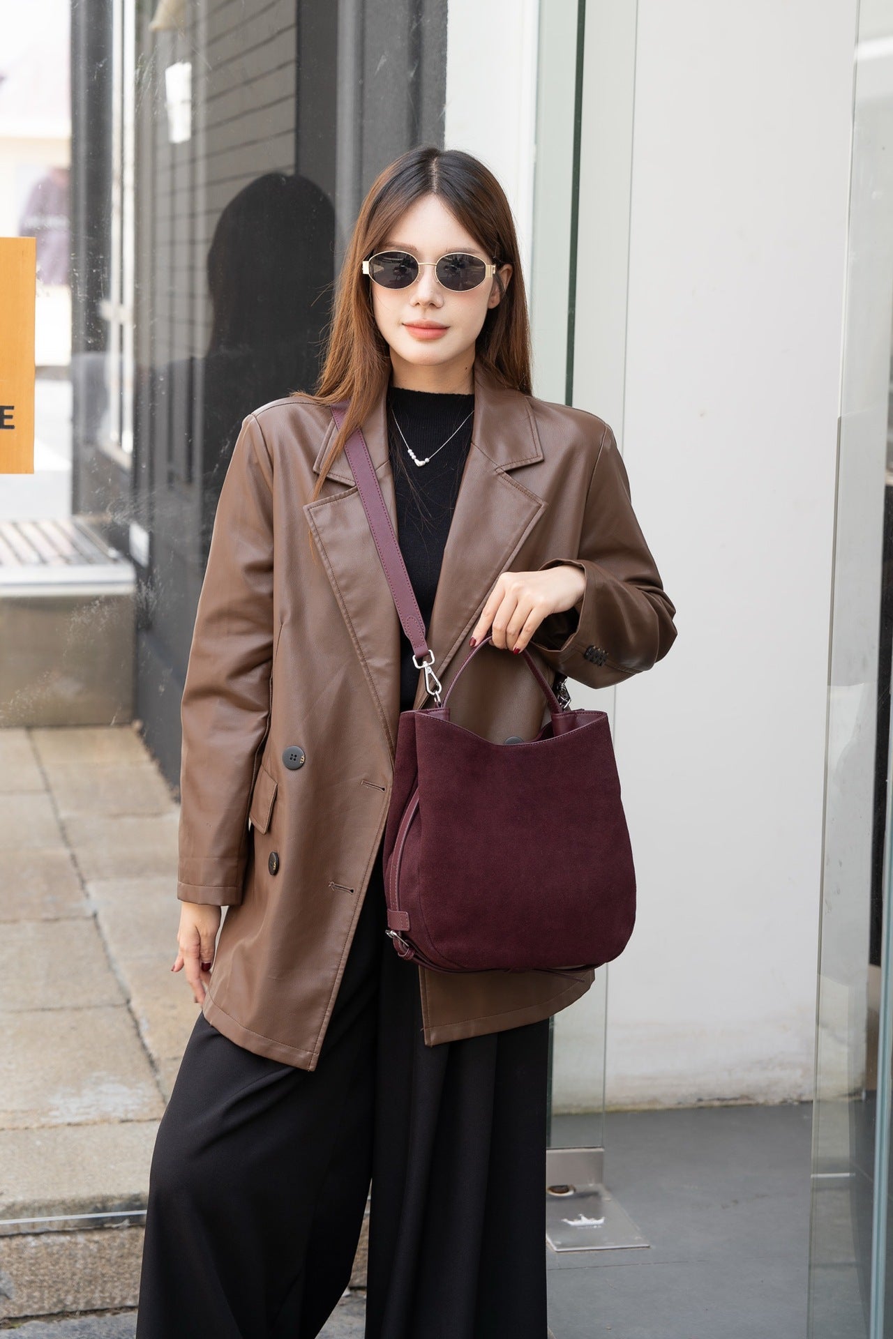 Bolso cruzado de hombro de piel de vacuno mate