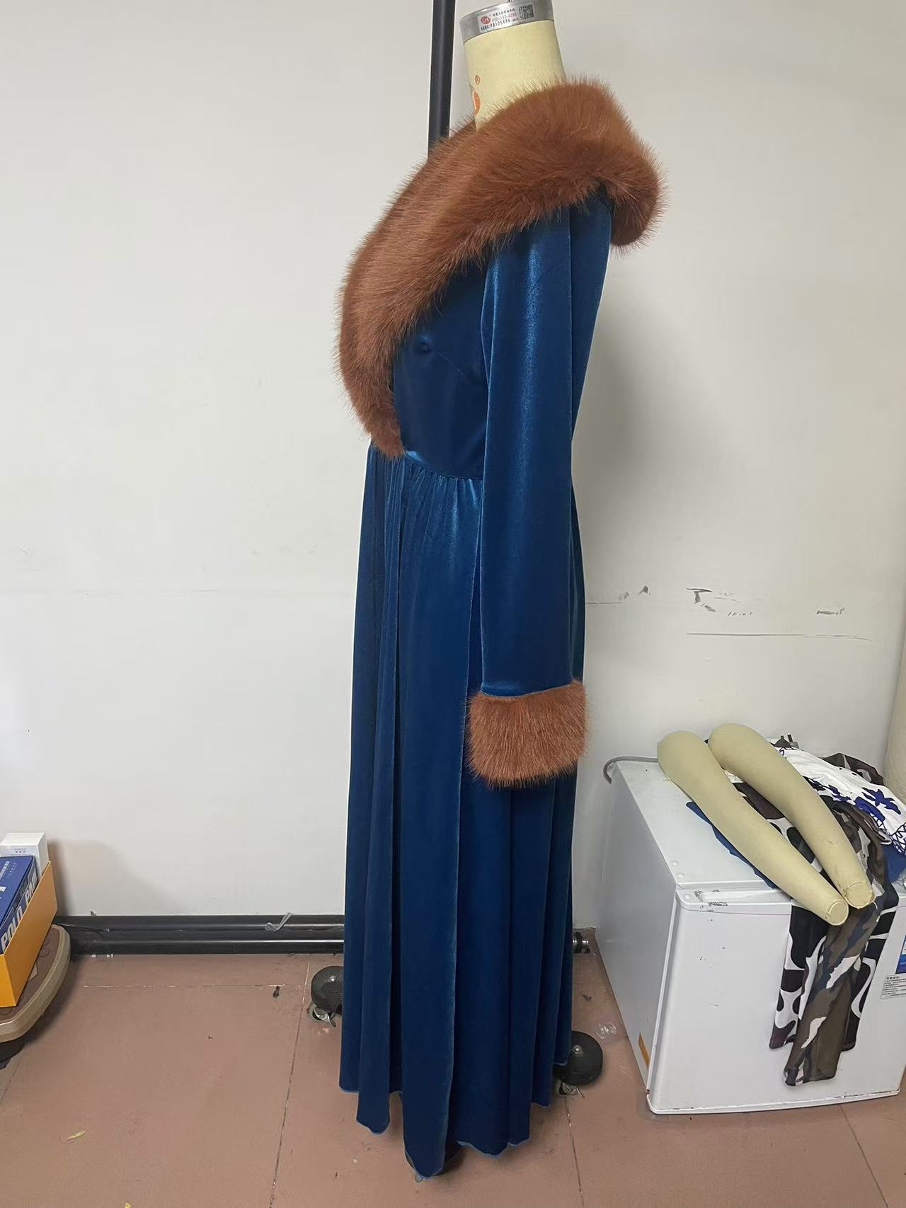 Women's Thickened Pleuche Dress Fur Collar Coat