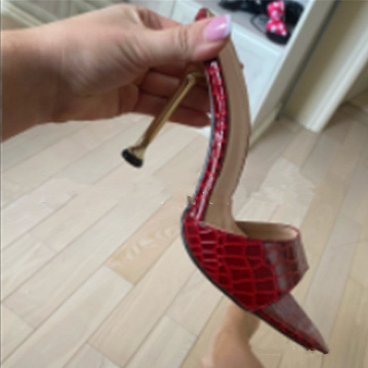 Sandalias de tacón de aguja con punta y estampado de serpiente