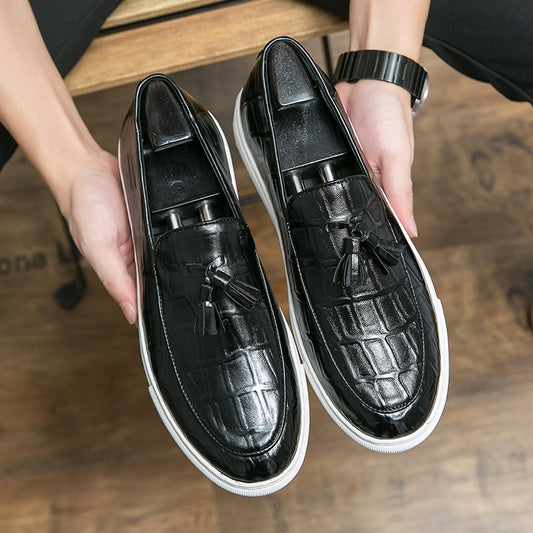 Zapatillas de deporte casual de negocios para hombre estilo coreano, de talla grande, de moda, con borlas, de pasarela, de cuero sin cordones, de la estación europea