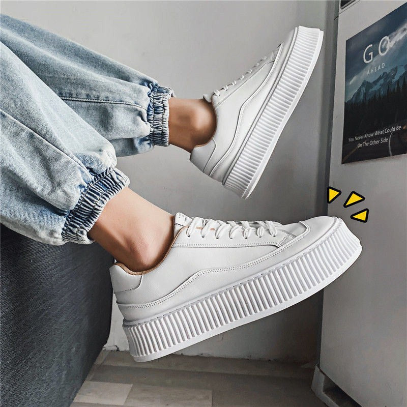 Zapatos de hombre estilo Hong Kong, zapatos pequeños blancos de suela gruesa para aumentar la altura