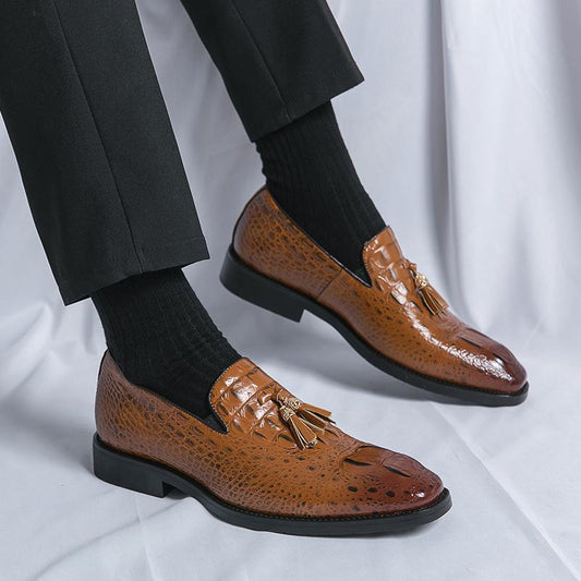 Zapatos de cuero con borlas y relieve de cocodrilo estilo coreano para hombre