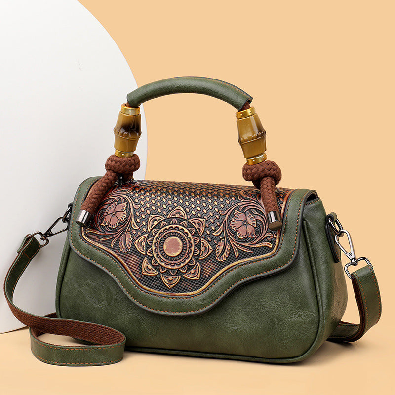 Bolso bandolera retro de cuero repujado artesanal