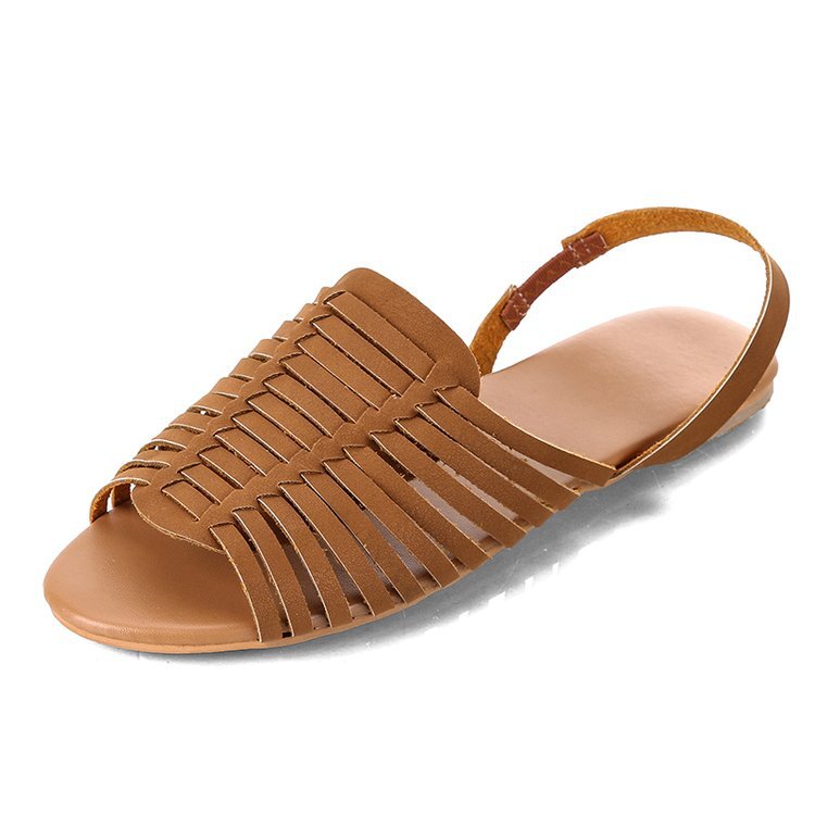 Sandalias planas caladas de espiga