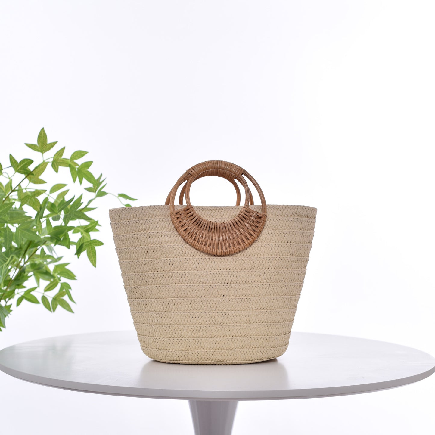 Bolso de mano de paja con diseño sencillo y asa redonda de gran capacidad para mujer